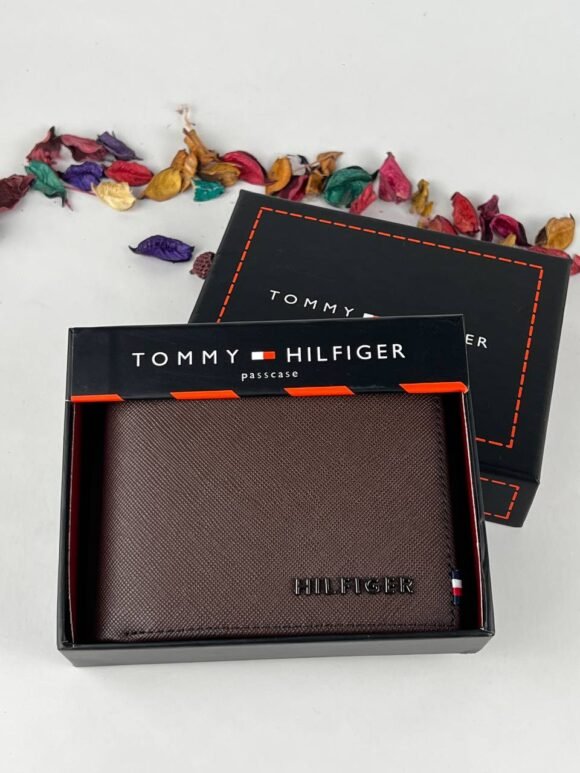Tommy Hilfiger Men's Leather Wallet – Classic Black - Image 3