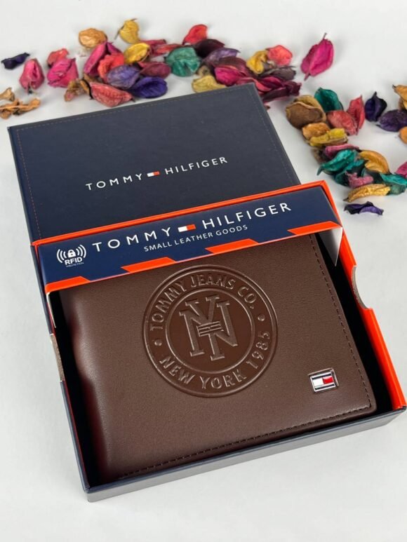 Tommy Hilfiger Men's Brown Genuine Leather Wallet – NY “New York 1985” Pattern
