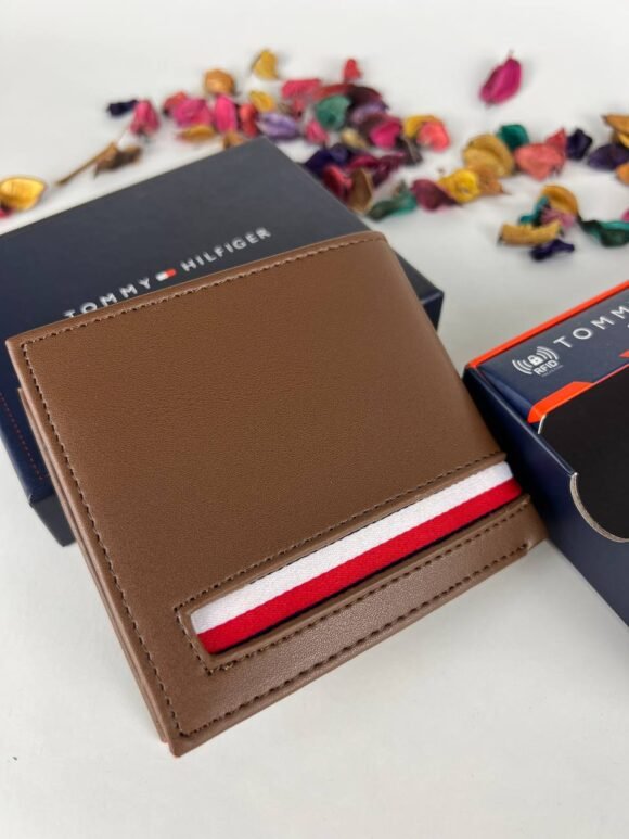 Tommy Hilfiger Men's Wallet – Brown Genuine Leather