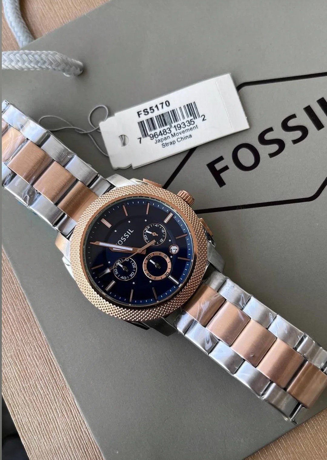 Fossil – Two-Tone Metallic Elegance